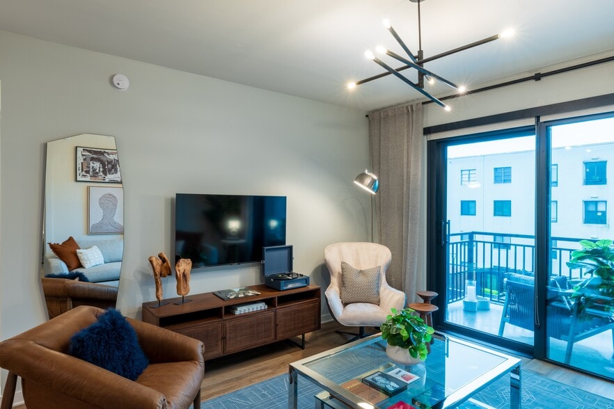 More Photos Of 1441 Peachtree St, Atlanta Apartments For Lease