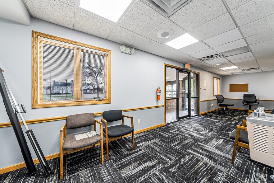 More Photos Of 4259 Lake Rd, Lorain Office For Sale