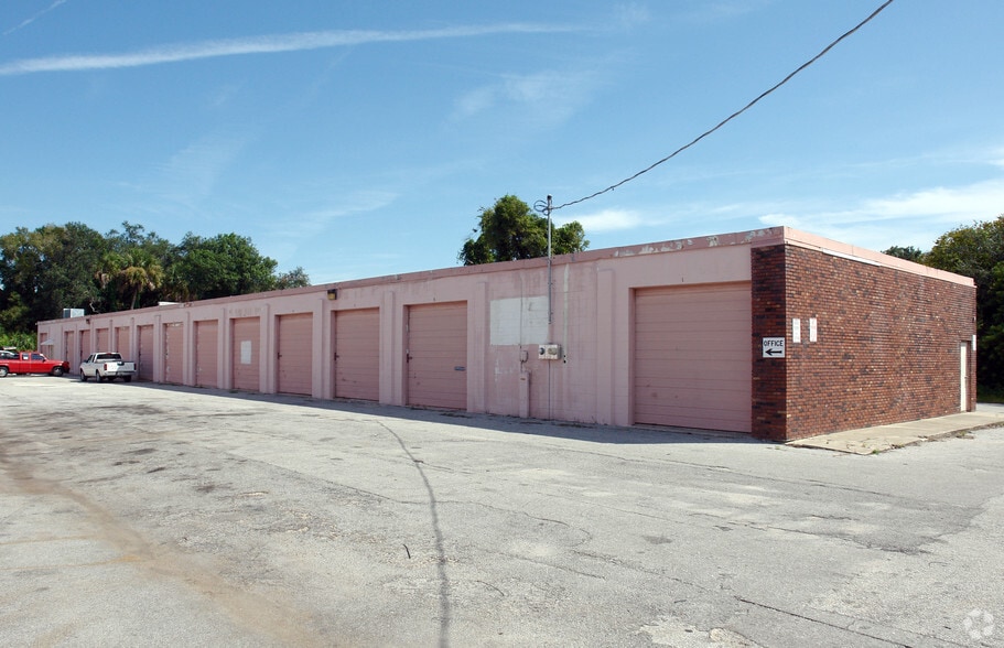 More Photos Of 1520 Peachtree St, Cocoa Self Storage For Sale