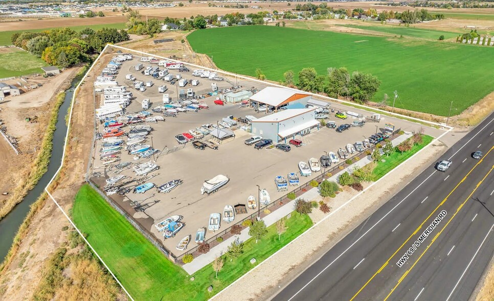 More Photos Of 8797 S Meridian Rd, Meridian Showroom For Sale