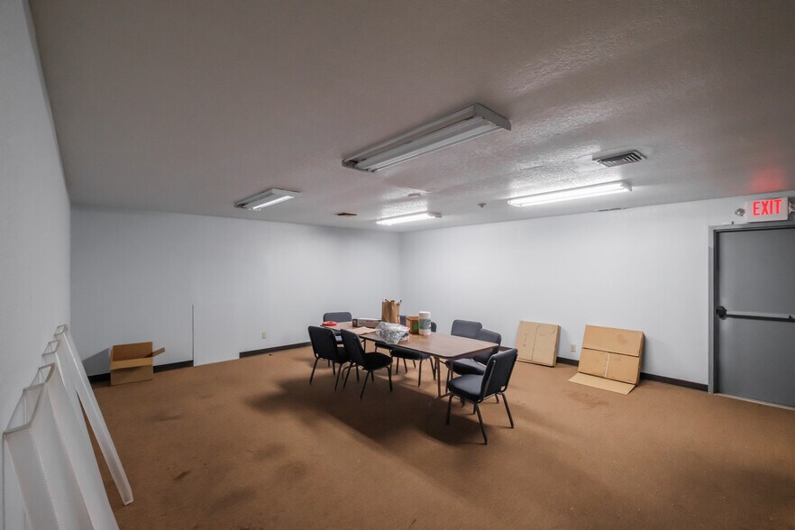 More Photos Of 1131 S Commercial Way SE, Albany Warehouse For Sale