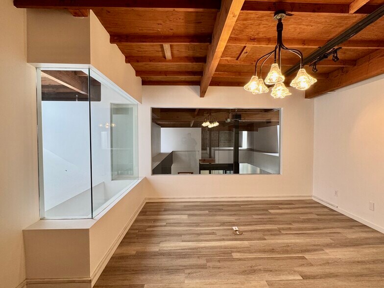 More Photos Of 1648 10th St, Santa Monica Loft Creative Space For Sale