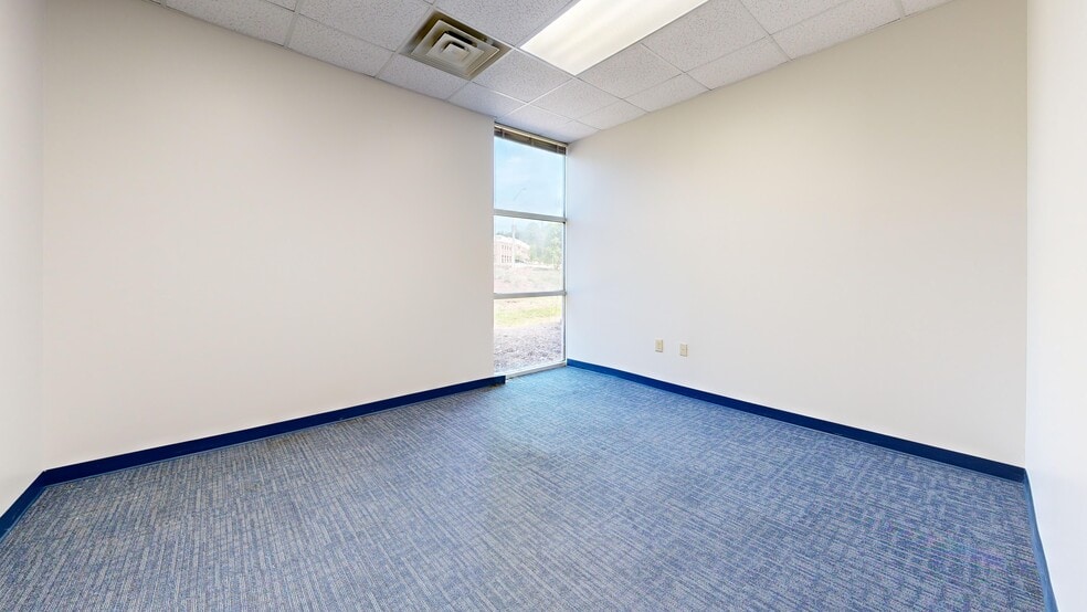 More Photos Of 3500 Gateway Centre Blvd, Morrisville Light Distribution For Lease