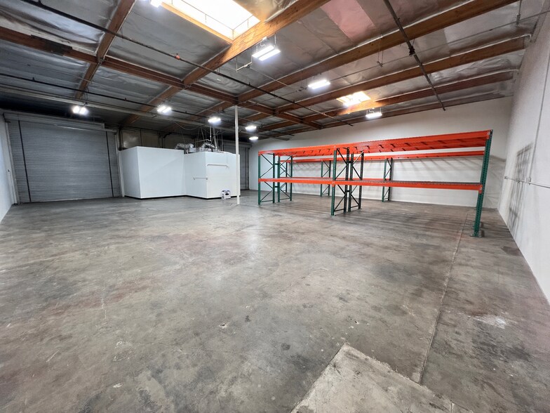 More Photos Of 2007 Raymer Ave, Fullerton Distribution For Sale