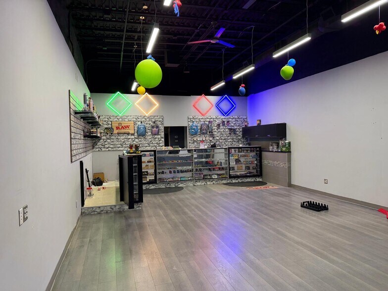 More Photos Of 368 New Hempstead Rd, New City General Retail For Sale