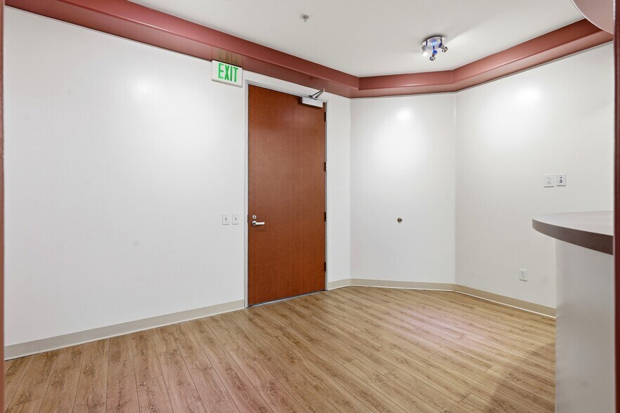 More Photos Of 1000 Newbury Rd, Thousand Oaks Medical For Sale