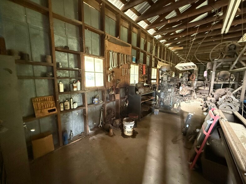 More Photos Of 245 E Washington St, Abbeville Industrial For Sale