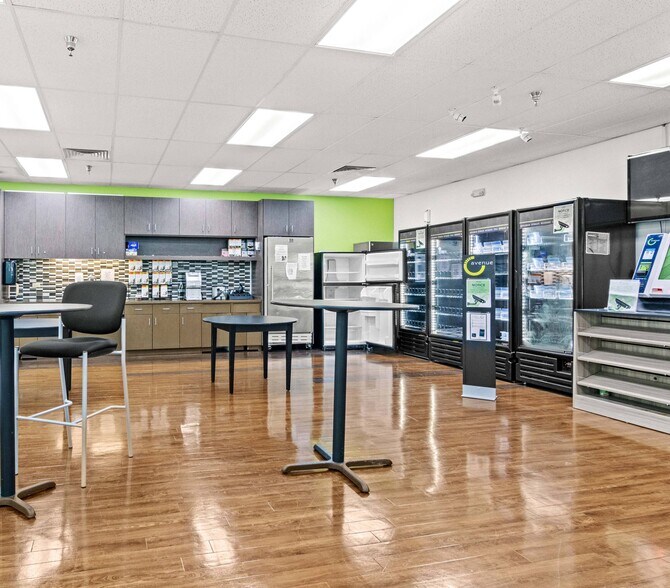 More Photos Of 9309 N Florida Ave, Tampa Office For Sale