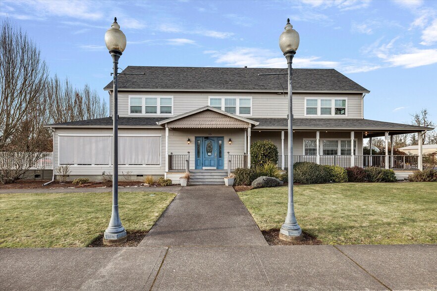 More Photos Of 113 N Elm St, Canby Restaurant For Sale