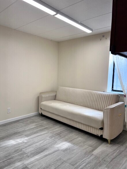 More Photos Of 12215 25th Rd, Flushing Specialty For Sale