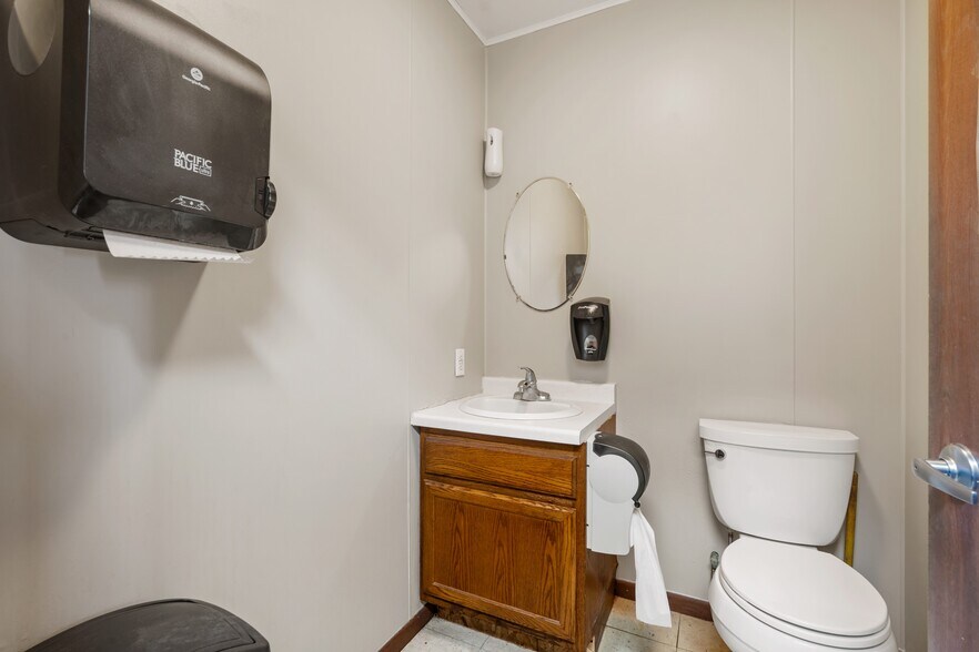 More Photos Of 28534 U.S. 18, Mc Gregor General Retail For Sale