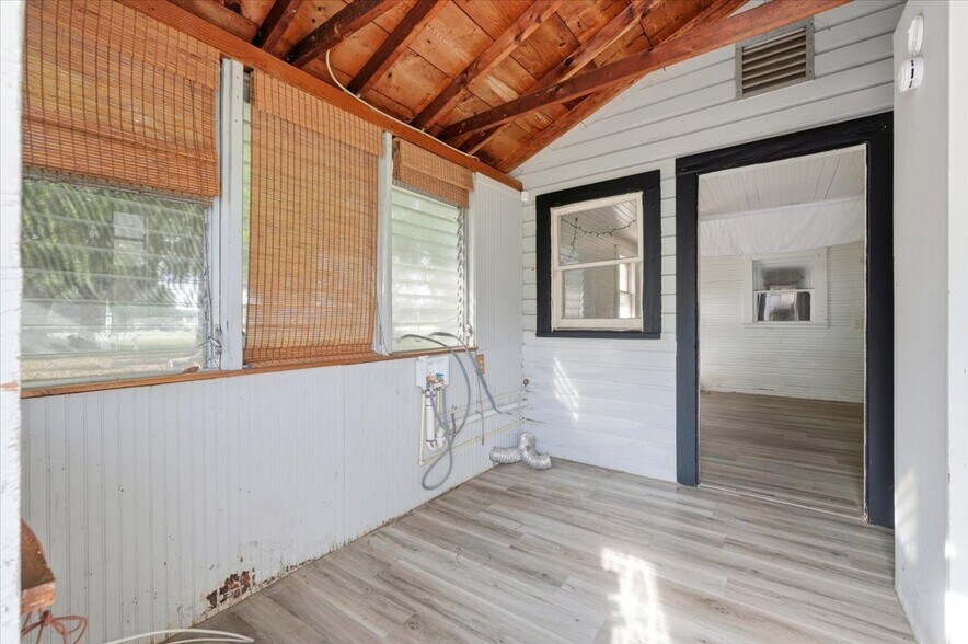 More Photos Of 506 Commonwealth Ave SW, Polk City Office Residential For Sale