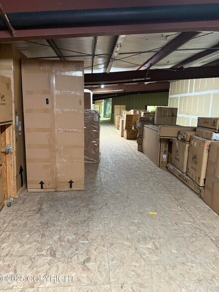 More Photos Of 651 N Shoreline Dr, Wasilla Showroom For Sale