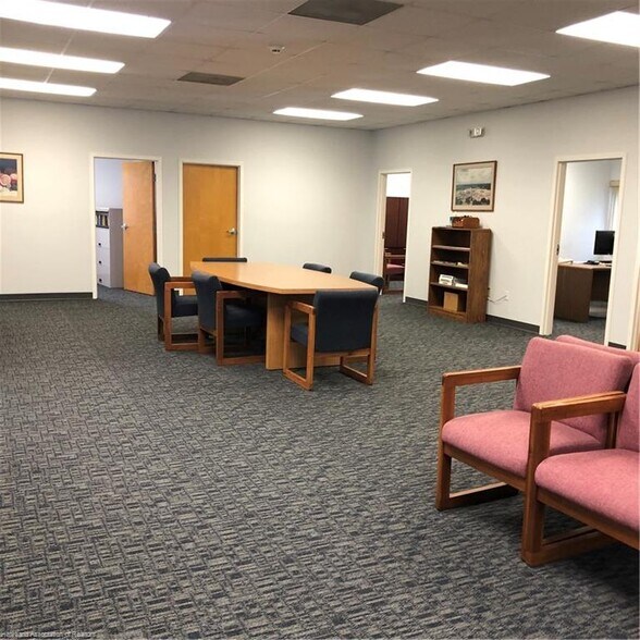 More Photos Of 7 Lykes Rd, Lake Placid Office For Lease