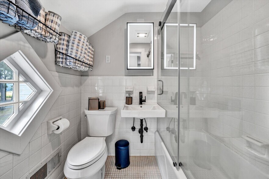 More Photos Of 750 Penn Hall Rd, Union Hall Specialty For Sale