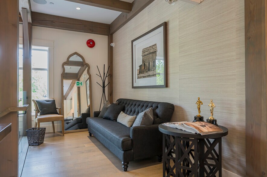 More Photos Of 6039 196 St, Surrey Showroom For Sale