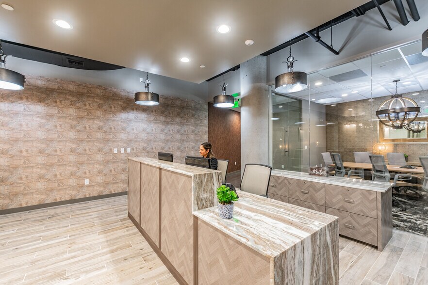 More Photos Of 400 N Ashley Dr, Tampa Coworking Space