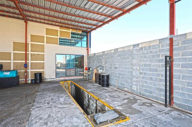 More Photos Of 301 Grand Central Blvd, Laredo Warehouse For Lease