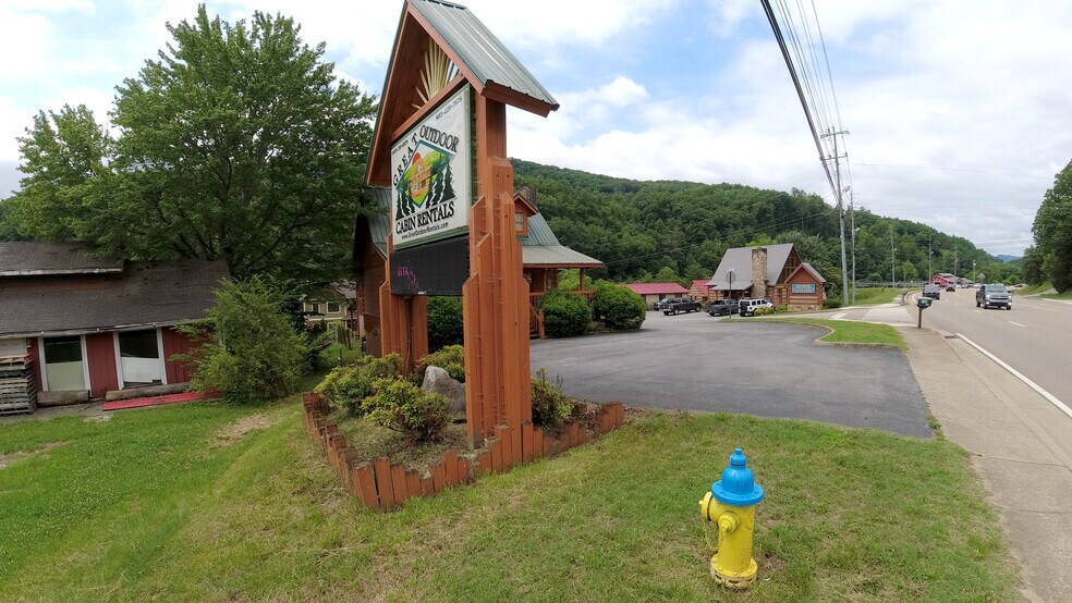 More Photos Of 739 Wears Valley Rd, Sevierville Office For Sale