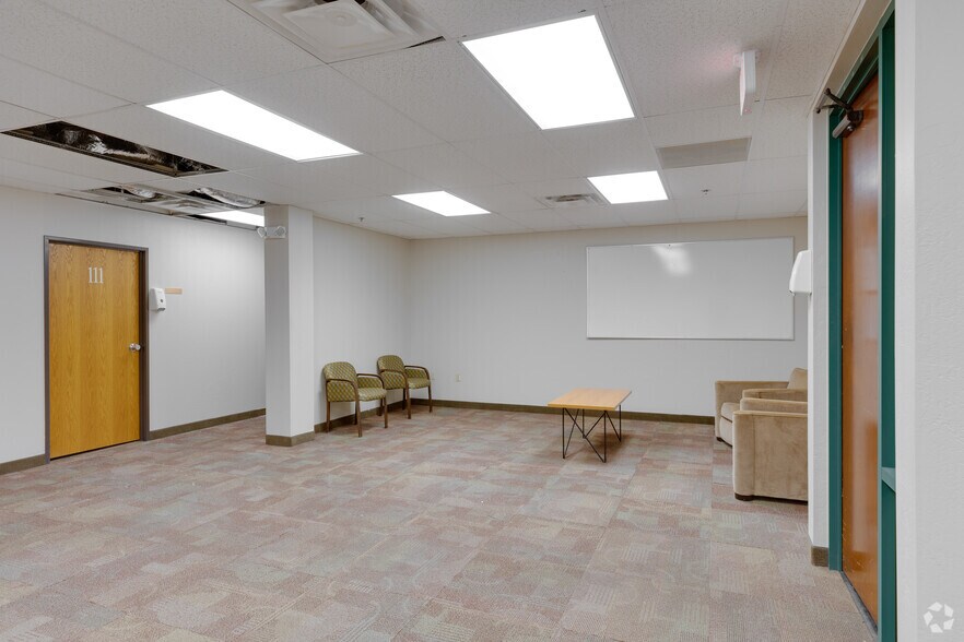 More Photos Of 14804 N Cave Creek Rd, Phoenix Office For Sale