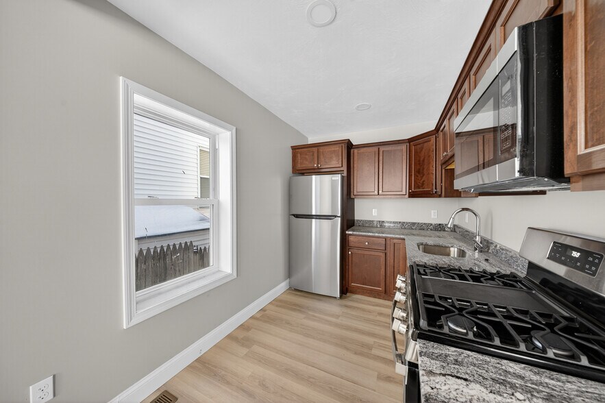 More Photos Of 165 Grant St, Fall River Apartments For Sale
