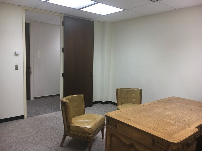 More Photos Of 200 1st Ave NW, Hickory Office Residential For Lease
