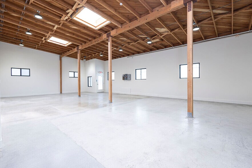 More Photos Of 5131-5137 W Jefferson Blvd, Los Angeles Warehouse For Lease