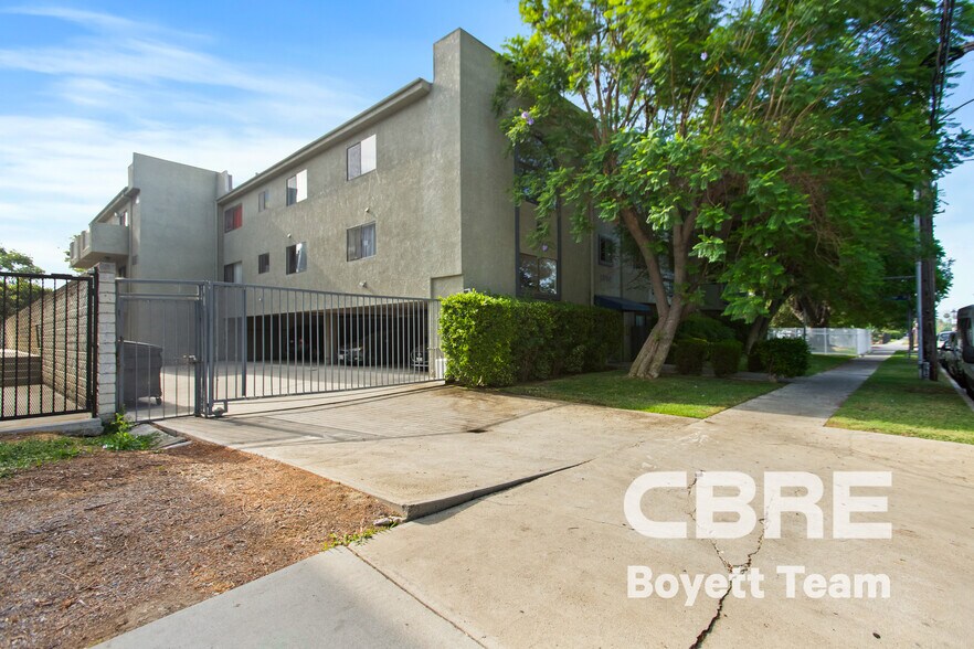 More Photos Of 6590 Hazeltine Ave, Van Nuys Apartments For Sale