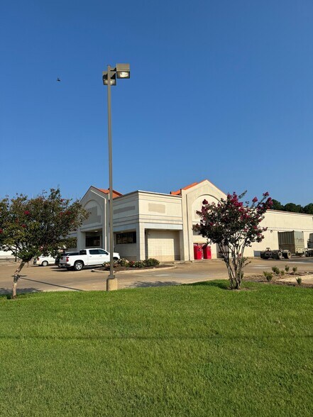 More Photos Of 9194 Mansfield Rd, Shreveport Drugstore For Lease