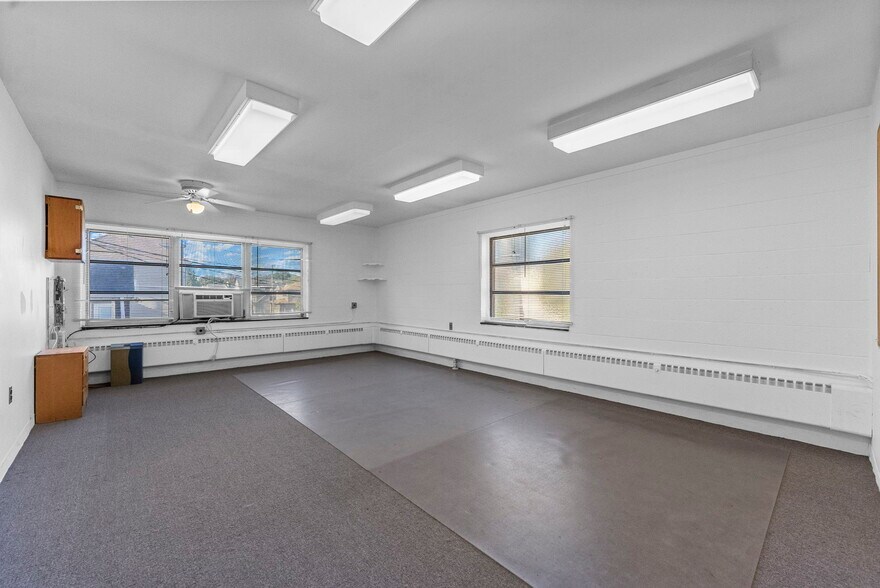 More Photos Of 35 Orange Ave, Clifton Religious Facility For Lease