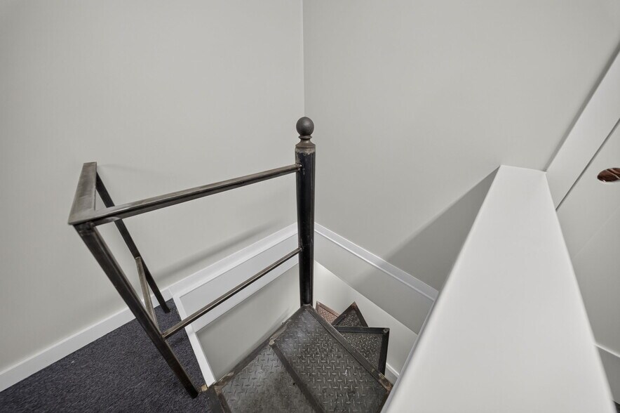 More Photos Of 3326 E 27th Pl S, Tulsa Office For Lease
