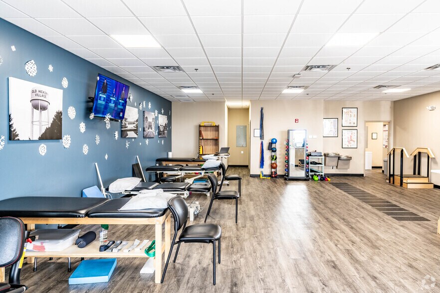 More Photos Of 500-512 Hadley Village Blvd, Old Hickory Storefront For Sale