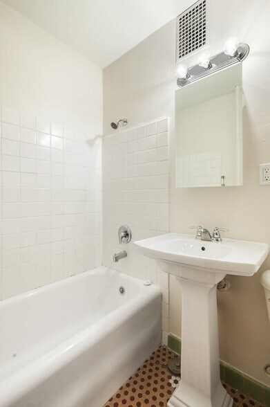 More Photos Of , Seattle Multifamily For Sale