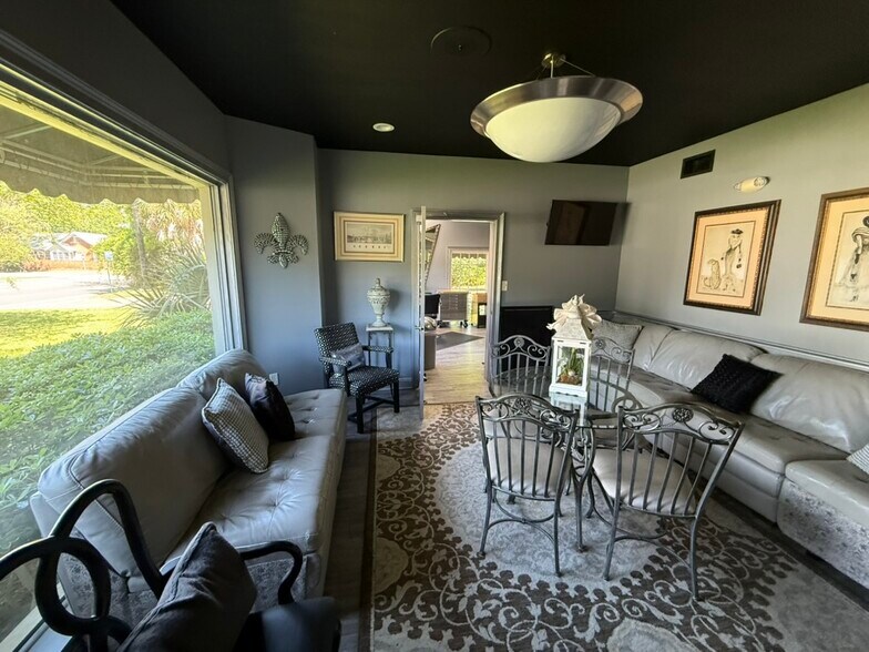 More Photos Of 2513 Dauphin St, Mobile Healthcare For Sale