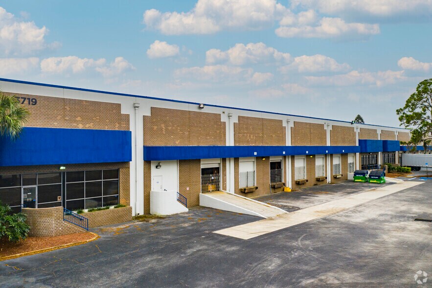 More Photos Of 3719 Corporex Park Dr, Tampa Warehouse For Lease