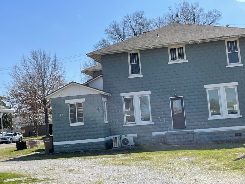 More Photos Of 206 Falls Blvd N, Wynne Storefront Retail Residential For Sale