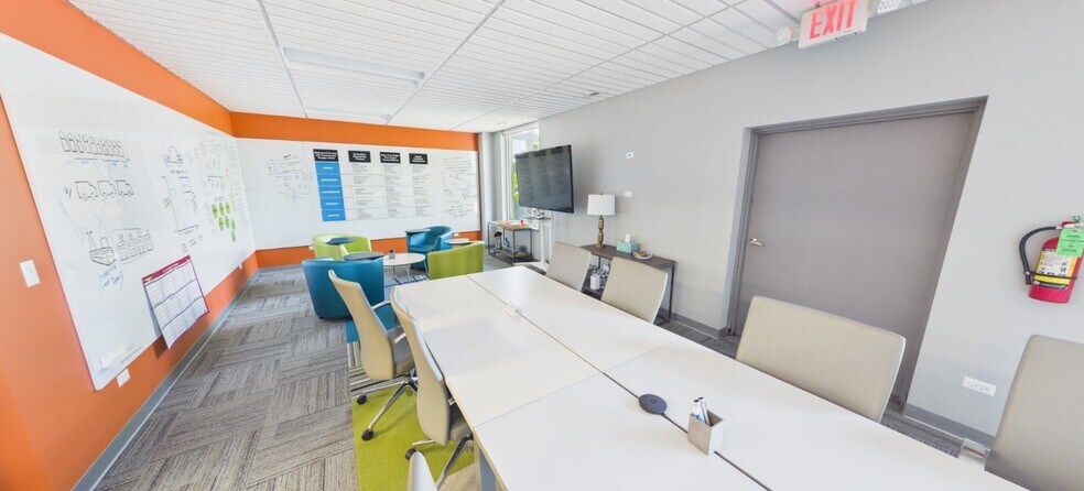 More Photos Of 34 N Bennett St, Geneva Office For Lease