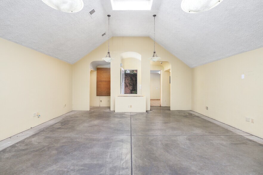 More Photos Of 132-134 Matheson St, Healdsburg Storefront For Sale