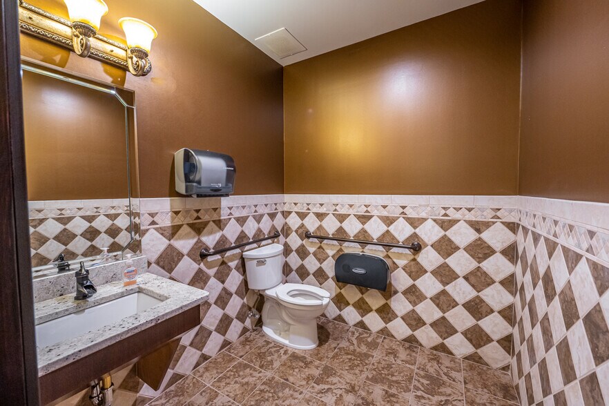 More Photos Of 8550 NE 138th Ln, The Villages Medical For Sale