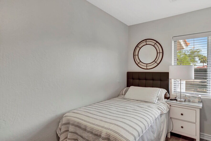 More Photos Of 15801 N 19th Pl, Phoenix Assisted Living For Sale