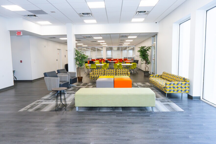 More Photos Of 3733 University Blvd W, Jacksonville Office For Lease