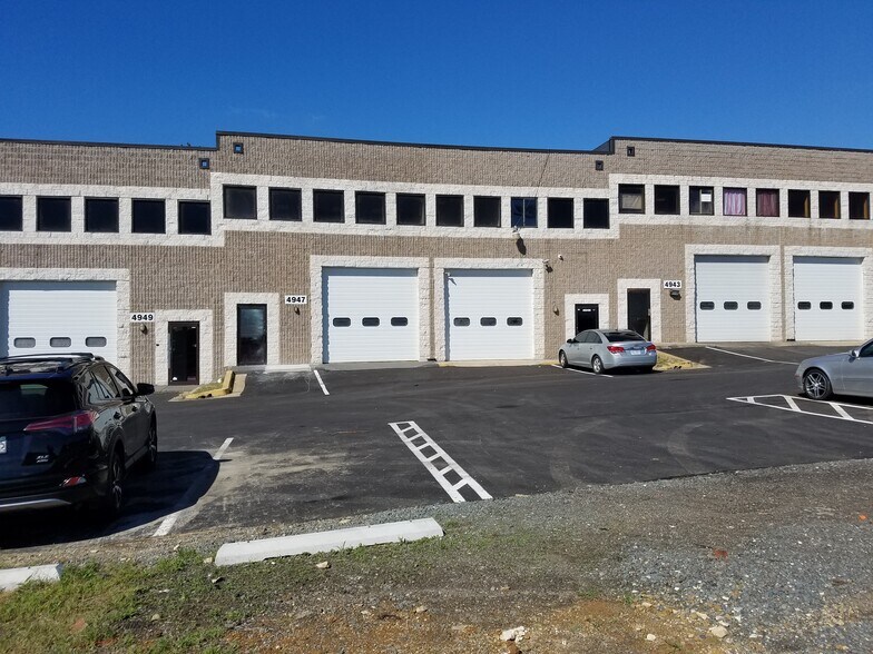 Primary Photo Of 4925-4949 Beech Rd, Temple Hills Flex For Lease