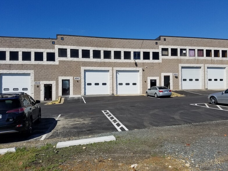 More Photos Of 4925-4949 Beech Rd, Temple Hills Light Manufacturing For Lease