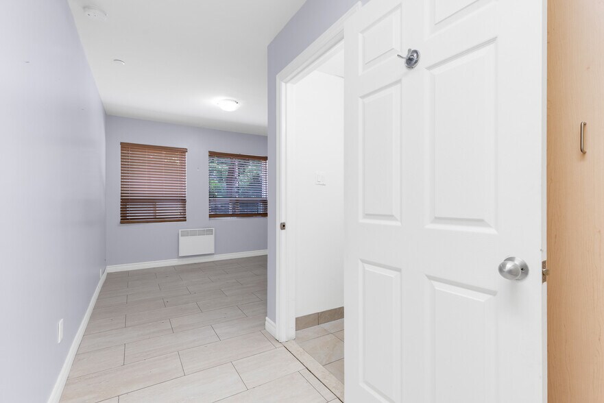 More Photos Of 21 Rue Messier, Mont-saint-hilaire Apartments For Sale