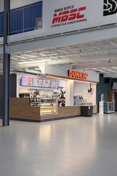 More Photos Of 15 Manning Ave, Middleton Sports And Entertainment For Lease