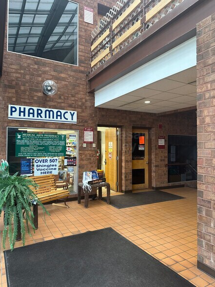More Photos Of 6693 N Chestnut St, Ravenna Medical For Sale