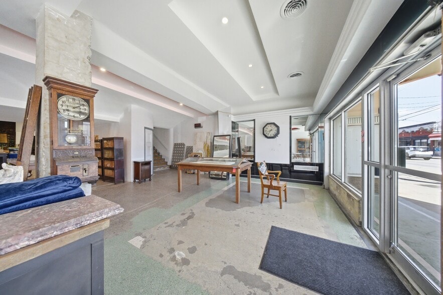 More Photos Of 195 Ottawa St N, Hamilton Storefront For Sale