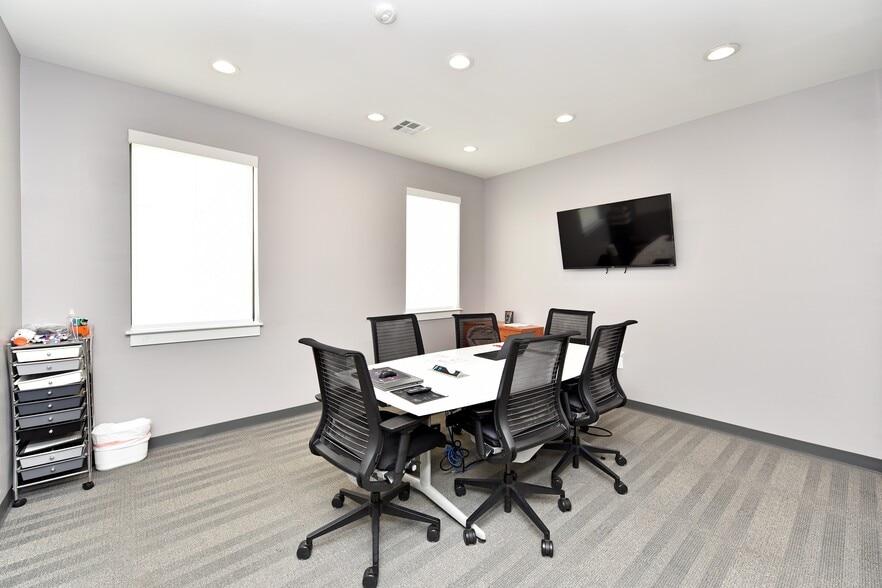 More Photos Of 800 Bonaventure Way, Sugar Land Office For Lease