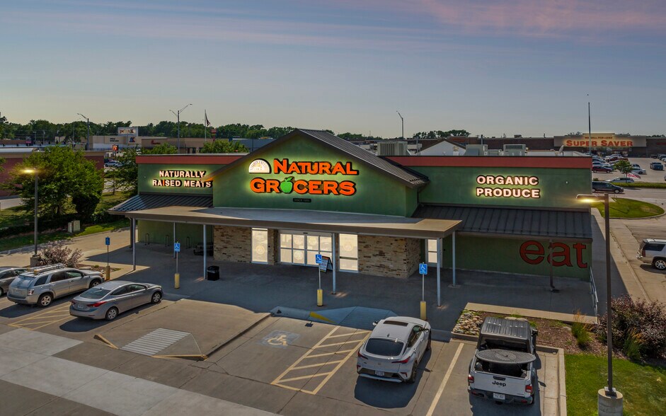 More Photos Of 212 N 48th St, Lincoln Supermarket For Sale