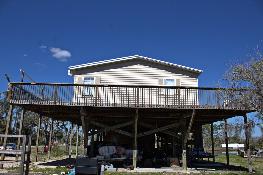 More Photos Of 7022 SW 358 Hwy, Steinhatchee Marina For Sale